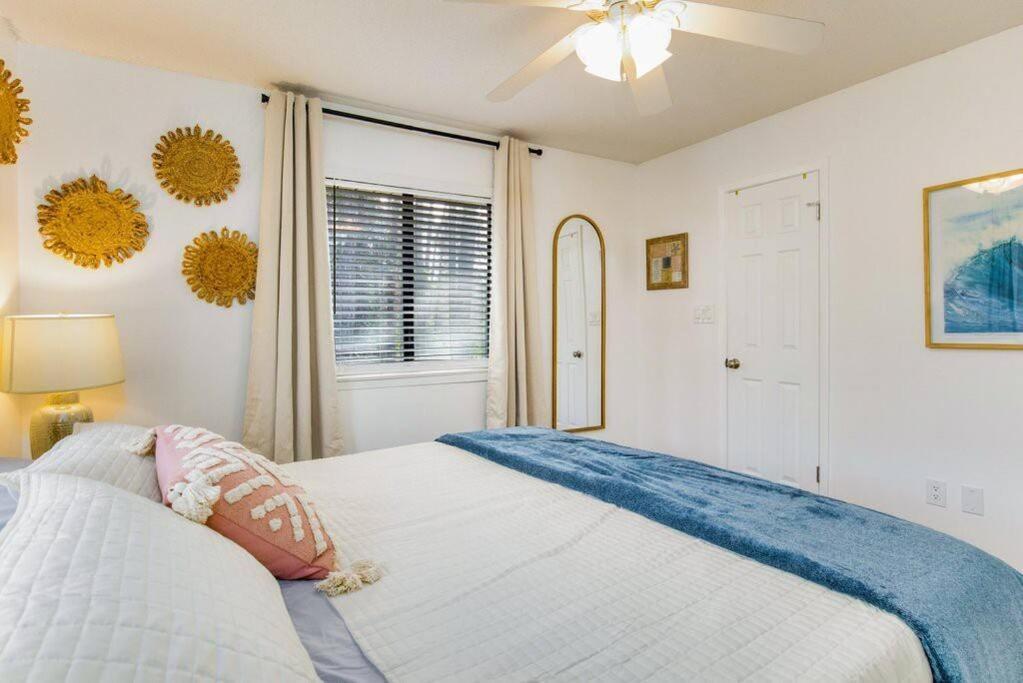 Villa Woodsy Retreat, Steps To Bay - Hot Tub! Gulf Breeze Exterior foto
